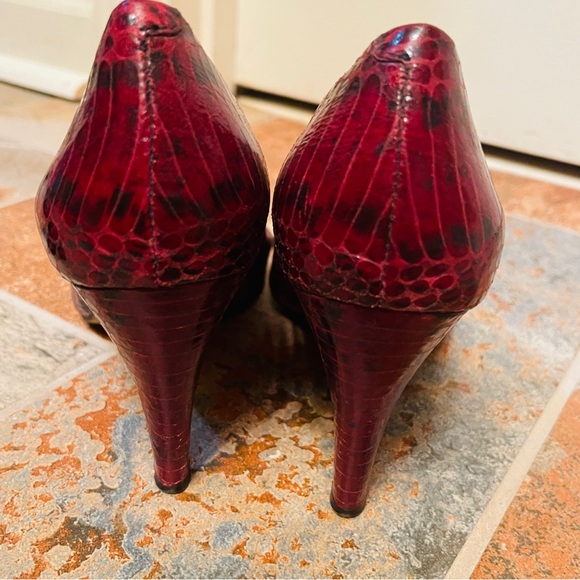 🐊Elegant Vince Camuto Leather Snake PrintHigh Heel Pumps! - Picture 13 of 16